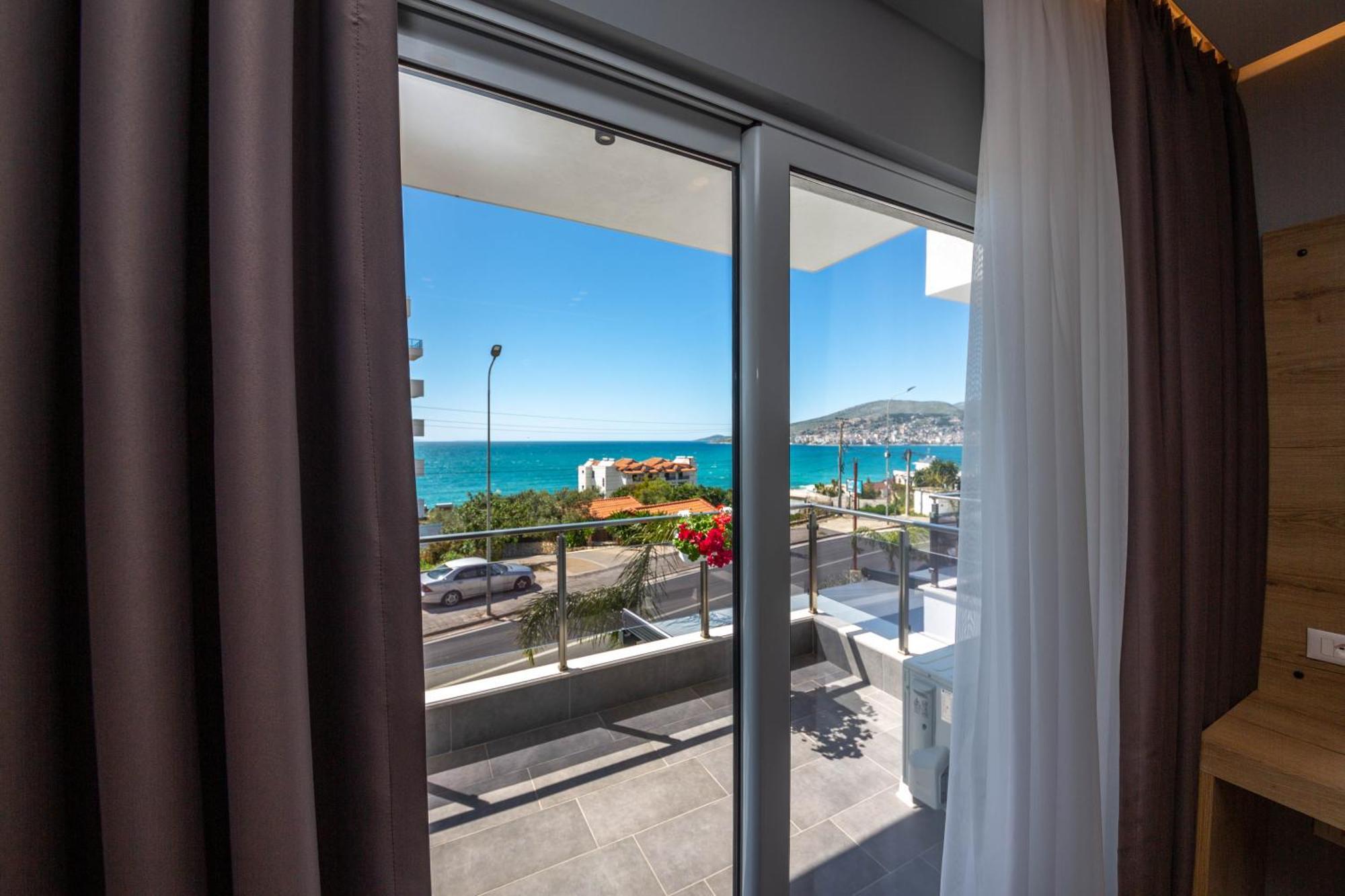 Azure Inn Hotel Sarande Exterior photo