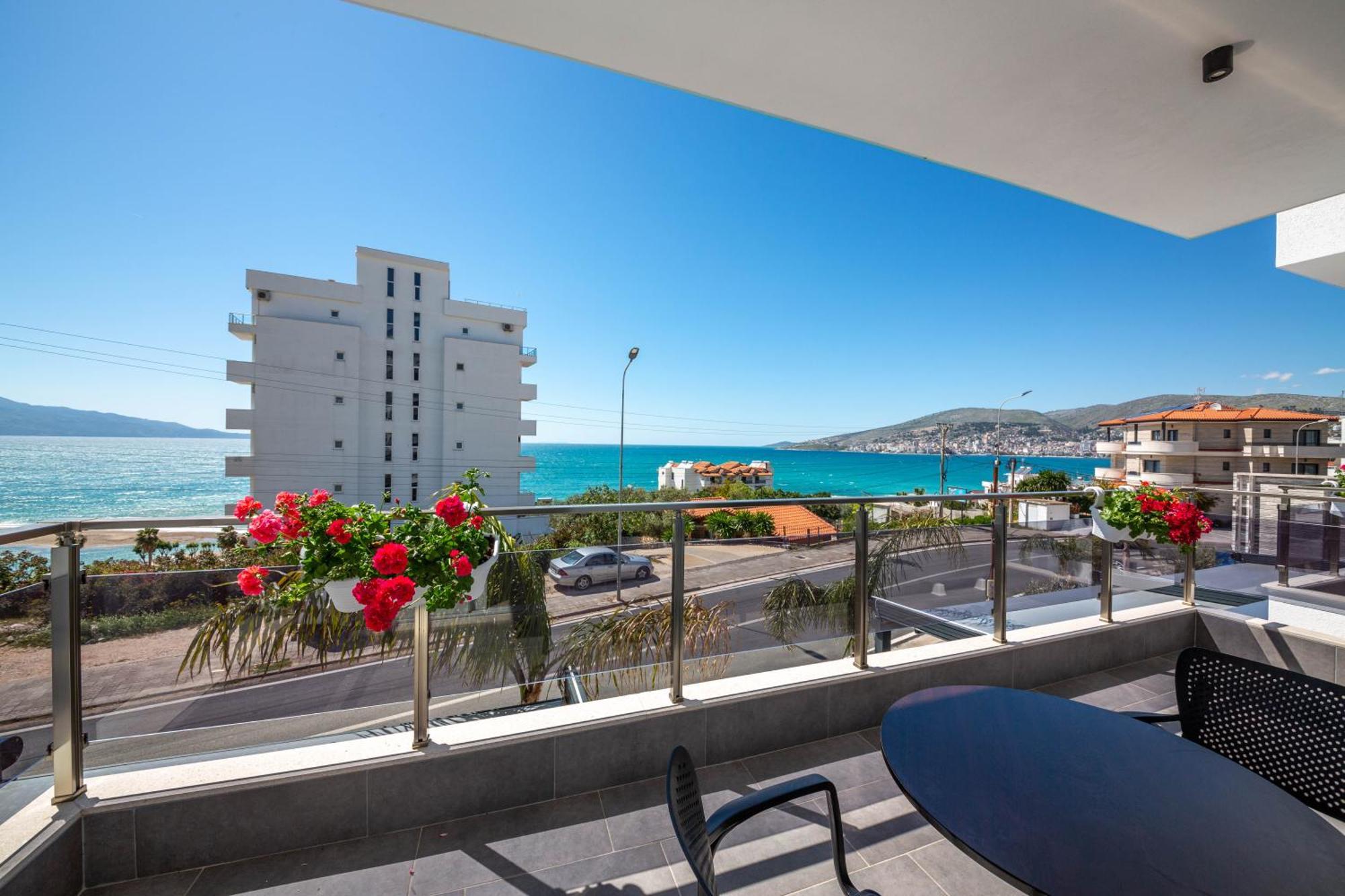 Azure Inn Hotel Sarande Exterior photo