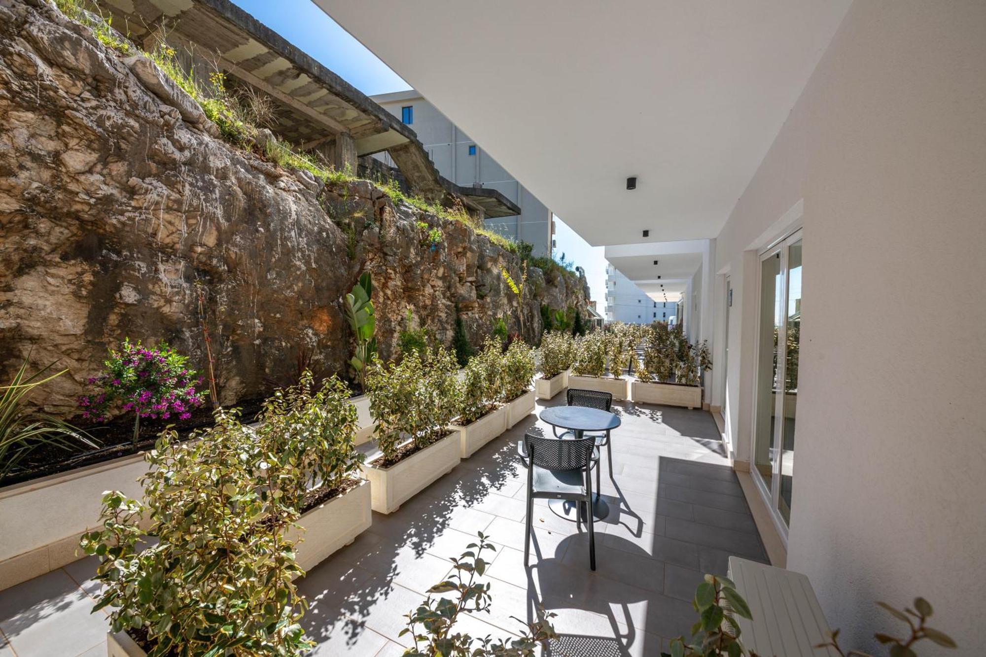 Azure Inn Hotel Sarande Exterior photo