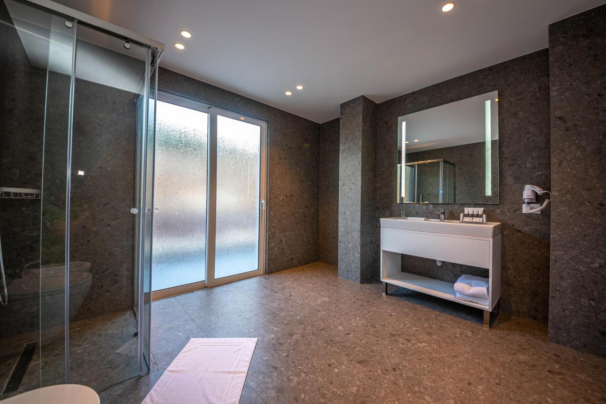 Azure Inn Hotel Sarande Room photo