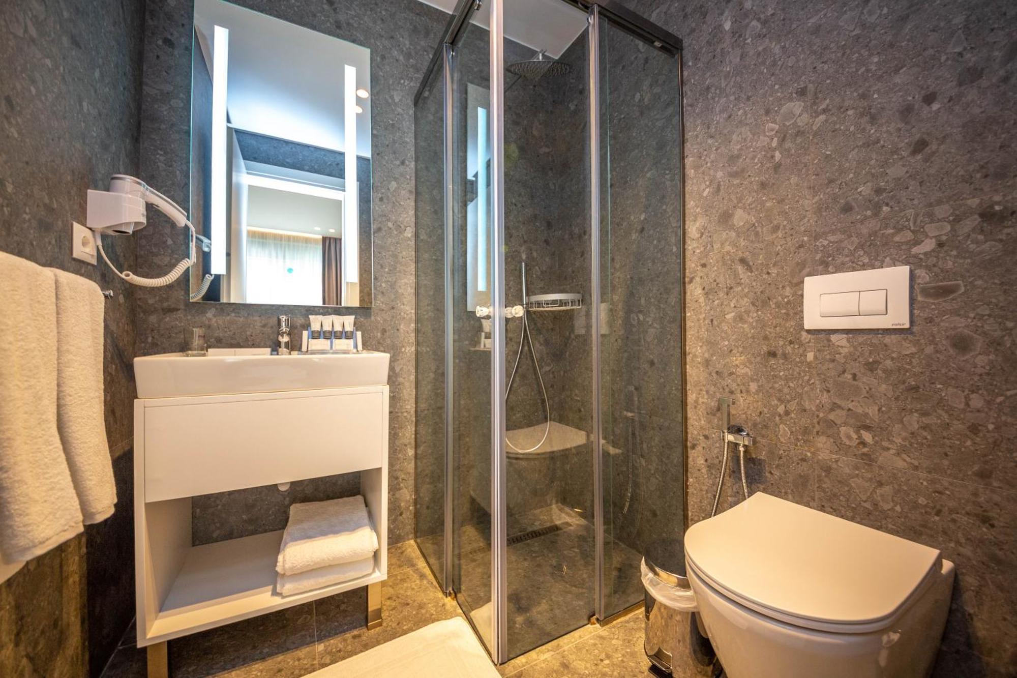 Azure Inn Hotel Sarande Room photo