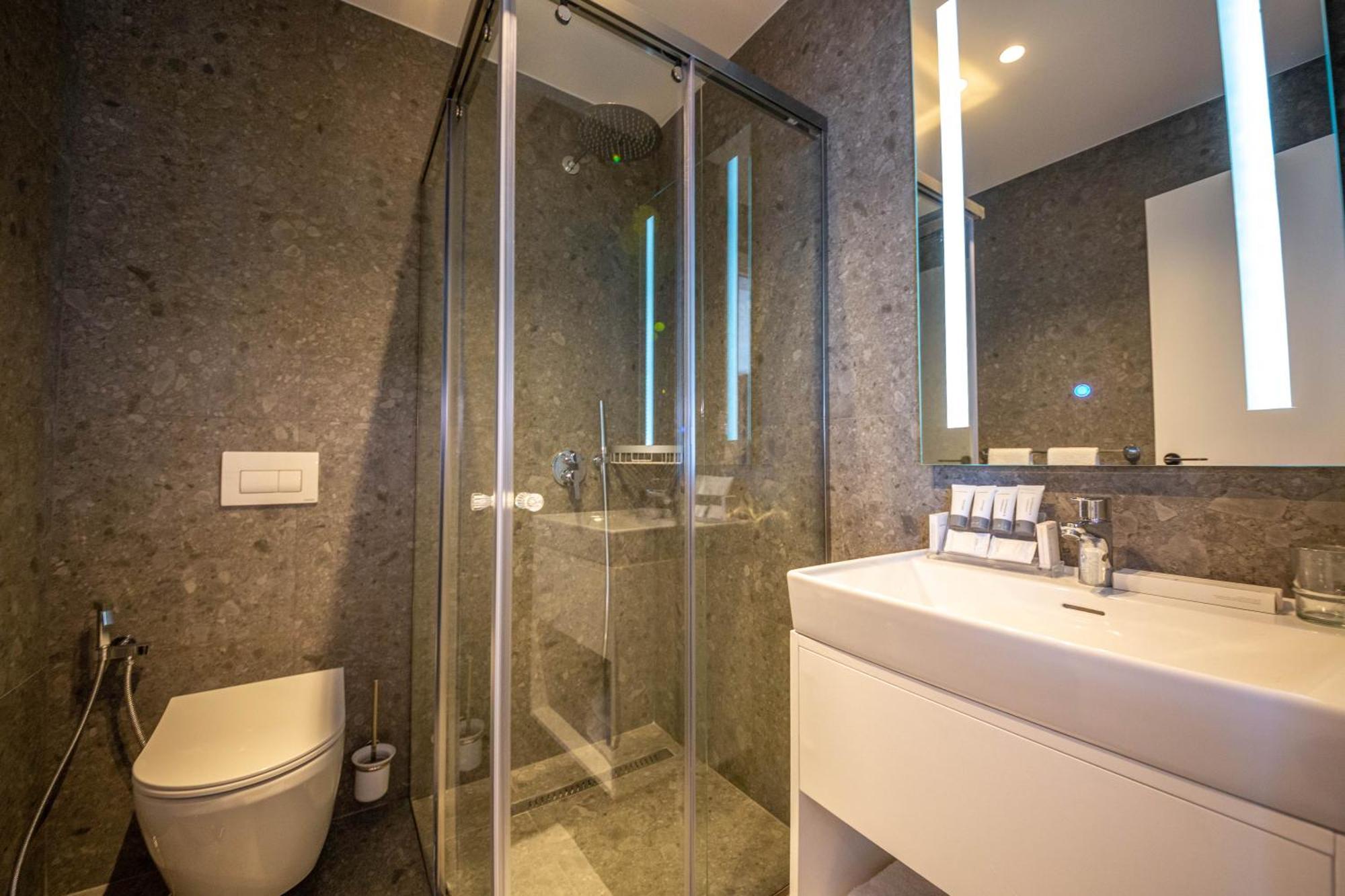 Azure Inn Hotel Sarande Room photo